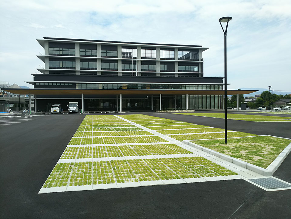 神崎市役所 駐車場（佐賀県）